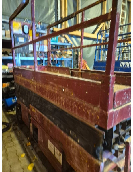 Grove 6-10 meter 2 persons lift - Scissor lift: picture 5 Grove 6-10 meter 2 persons lift - Scissor lift: picture 5