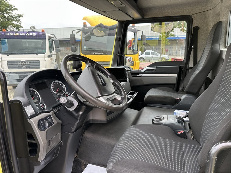 Crane truck MAN TGL 12.220 // Crane HMF 735K2 //: picture 9