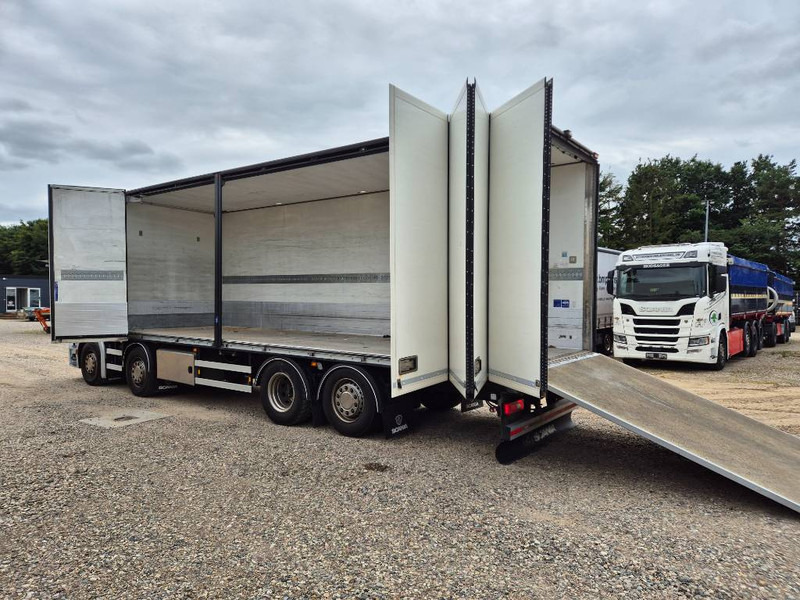 Scania R 500 8x2 //Rampe// Underboring - Box truck: picture 1 Scania R 500 8x2 //Rampe// Underboring - Box truck: picture 1