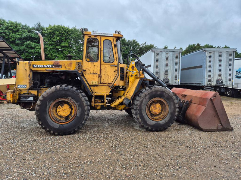 Wheel loader Volvo BM 4300: picture 6