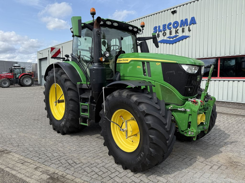 John Deere 6R250 Autpowr - Farm tractor: picture 4 John Deere 6R250 Autpowr - Farm tractor: picture 4