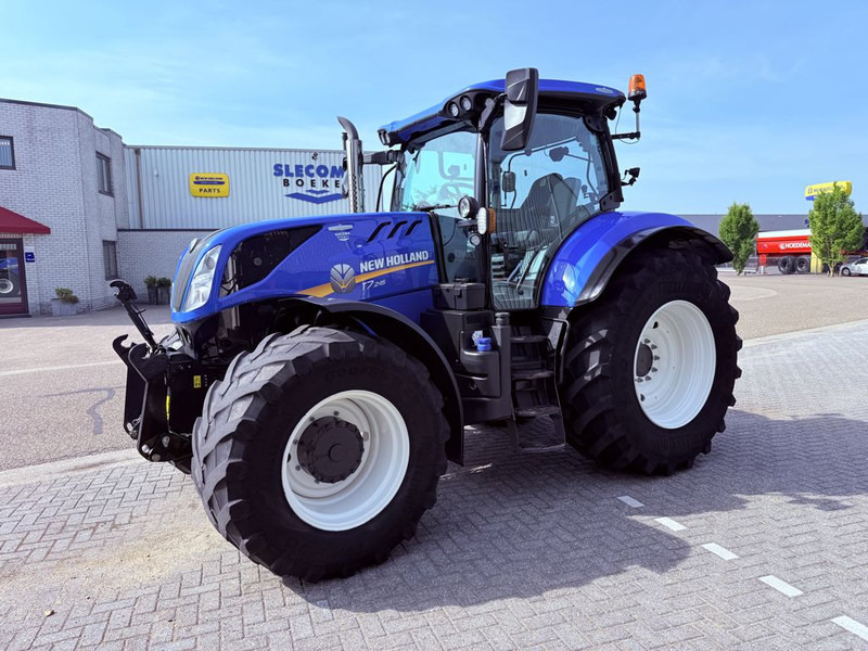 New Holland T7.245 AC STAGE V - Farm tractor: picture 1 New Holland T7.245 AC STAGE V - Farm tractor: picture 1