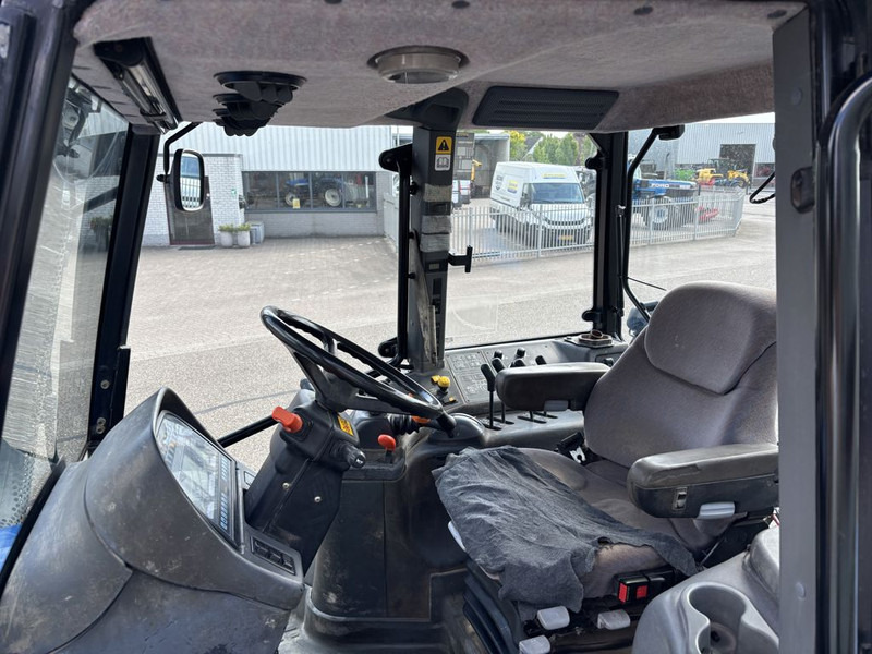 New Holland TM140 Power Command - Farm tractor: picture 5 New Holland TM140 Power Command - Farm tractor: picture 5