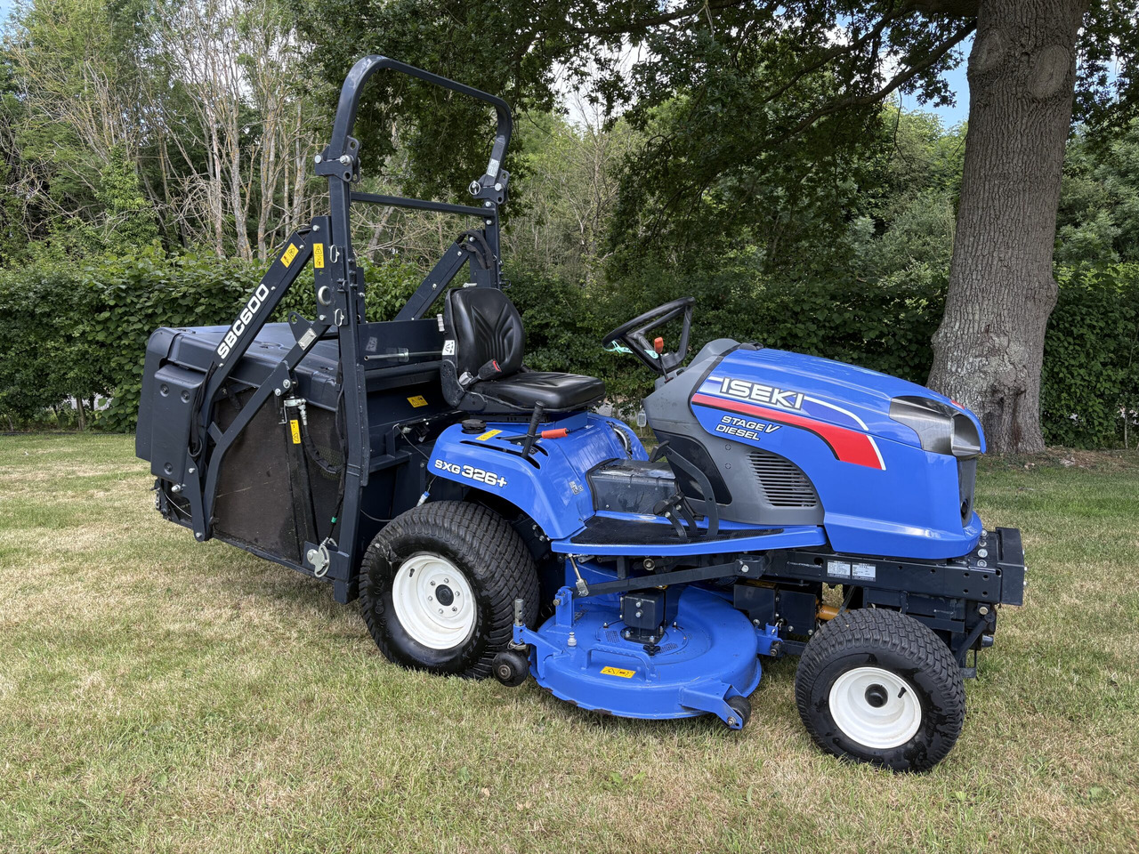 Iseki SXG326+ Commercial Cut & Collect - Garden mower: picture 1 Iseki SXG326+ Commercial Cut & Collect - Garden mower: picture 1