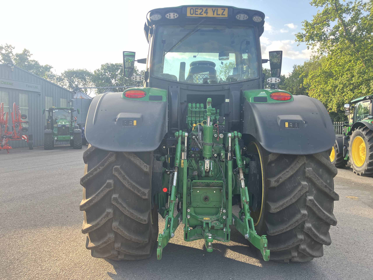 John Deer 6R 250 - Farm tractor: picture 4 John Deer 6R 250 - Farm tractor: picture 4