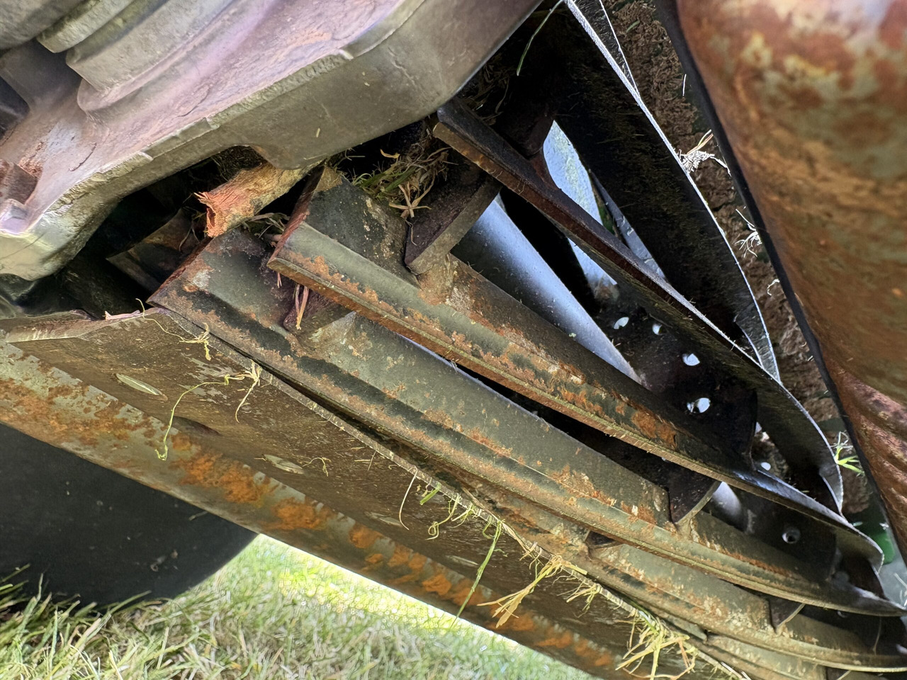 Garden mower John Deere 2500E Greens Triple: picture 6