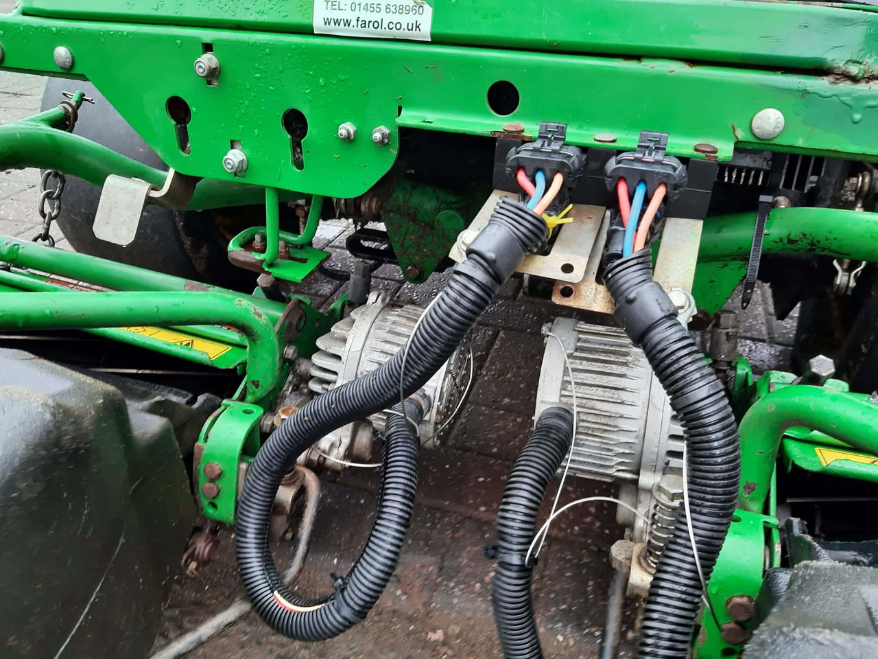 Garden mower John Deere 2500E greens triple mower: picture 7