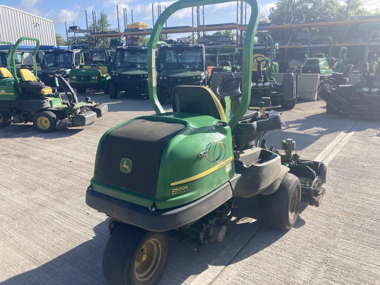 John Deere 2500EH greens triple mower - Garden mower: picture 5 John Deere 2500EH greens triple mower - Garden mower: picture 5