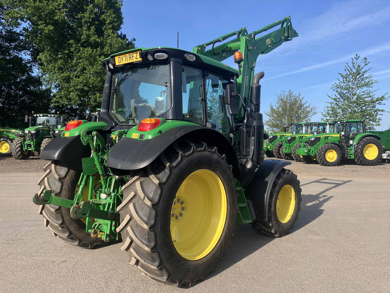 John Deere 6120M - Farm tractor: picture 5 John Deere 6120M - Farm tractor: picture 5