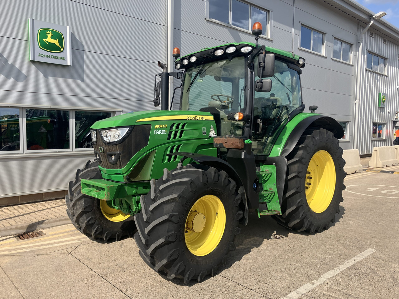 John Deere 6130R - Farm tractor: picture 1 John Deere 6130R - Farm tractor: picture 1