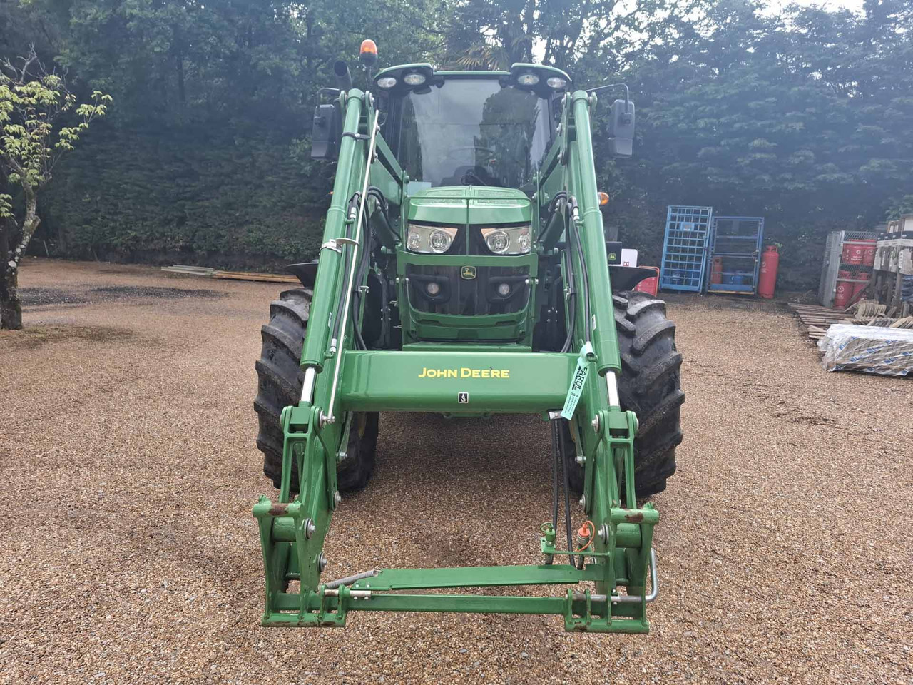 John Deere 6140M - Farm tractor: picture 2 John Deere 6140M - Farm tractor: picture 2