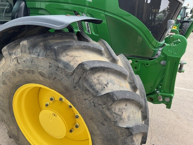 John Deere 6155M - Farm tractor: picture 5 John Deere 6155M - Farm tractor: picture 5