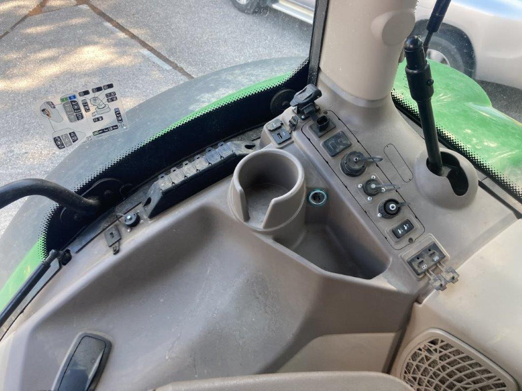 John Deere 6R 155 - Farm tractor: picture 4 John Deere 6R 155 - Farm tractor: picture 4