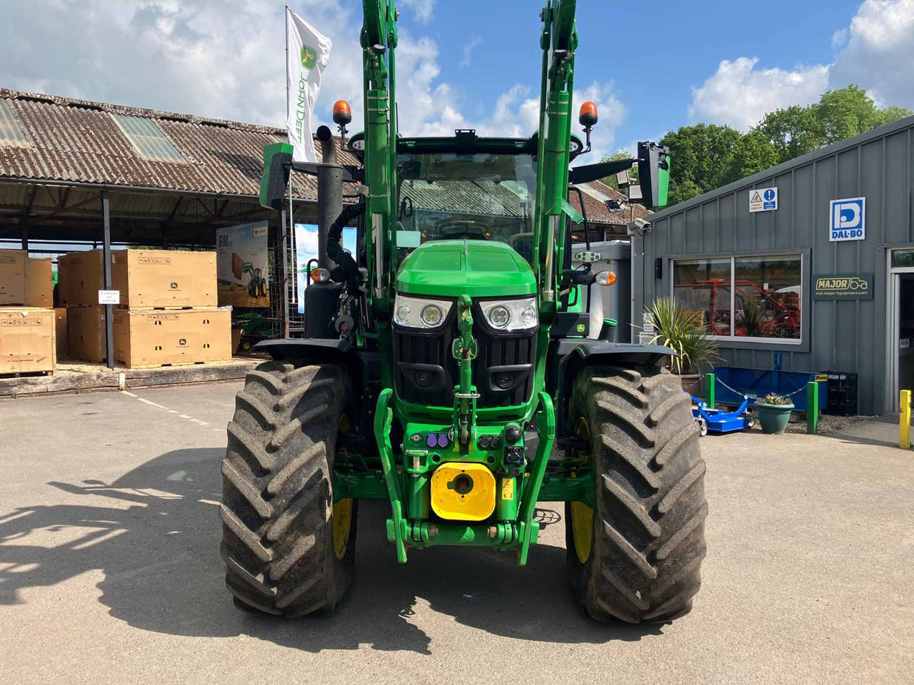 John Deere 6R 185 - Farm tractor: picture 2 John Deere 6R 185 - Farm tractor: picture 2