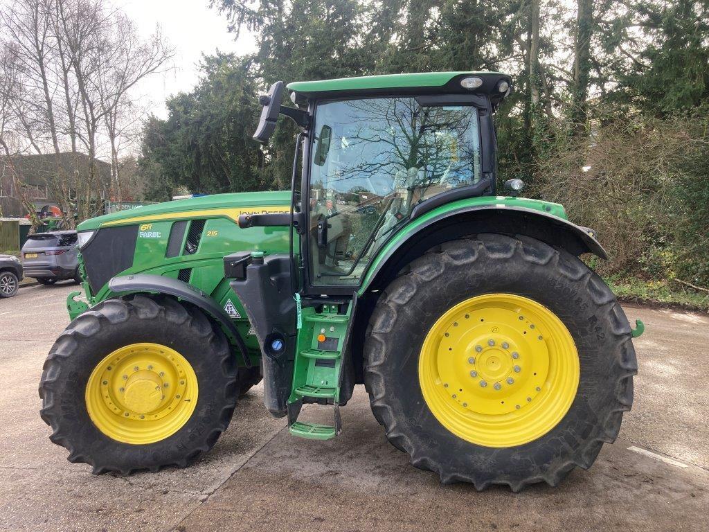 John Deere 6R 215 - Farm tractor: picture 1 John Deere 6R 215 - Farm tractor: picture 1