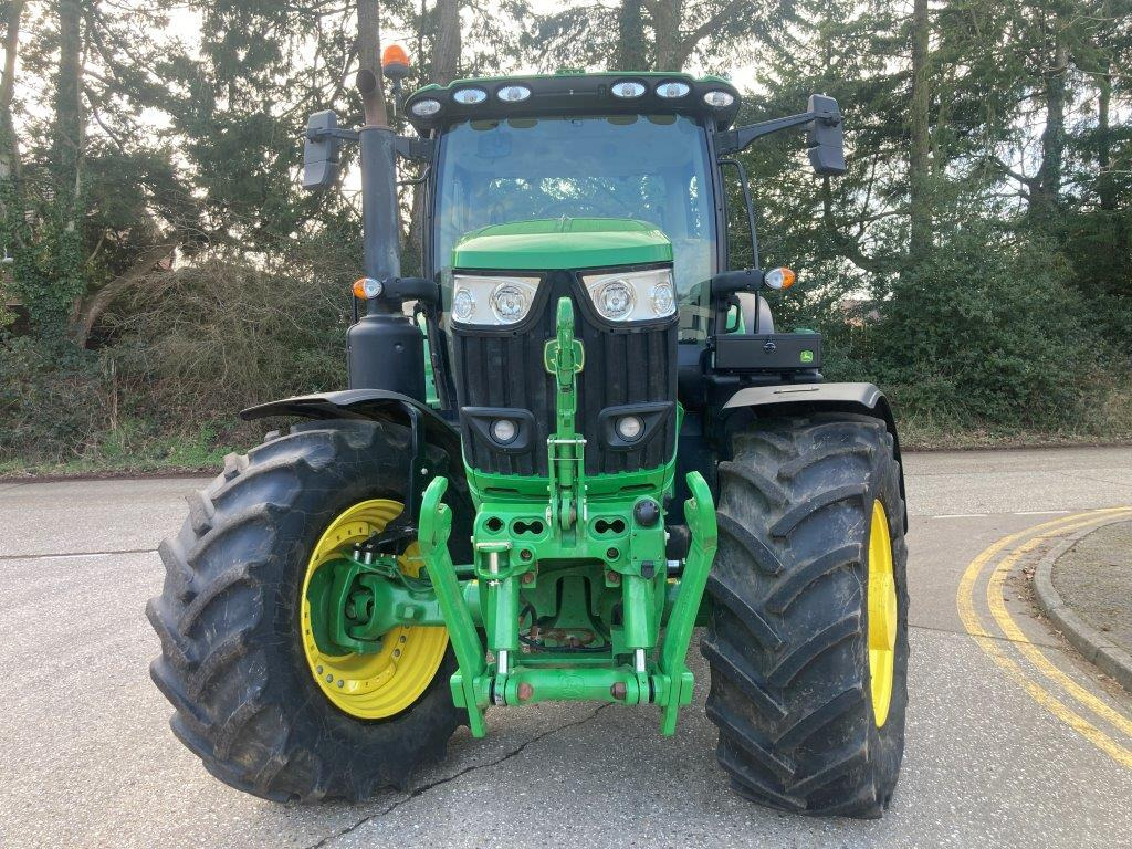 John Deere 6R 215 - Farm tractor: picture 3 John Deere 6R 215 - Farm tractor: picture 3