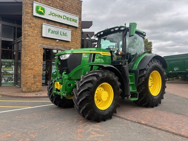 John Deere 6R 215 - Farm tractor: picture 1 John Deere 6R 215 - Farm tractor: picture 1