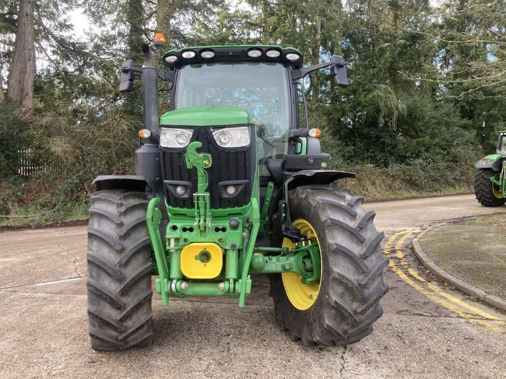 John Deere 6R 215 - Farm tractor: picture 2 John Deere 6R 215 - Farm tractor: picture 2