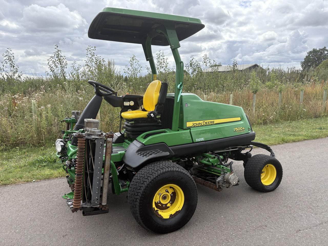 John Deere 7500AE Fairway Mower - Garden mower: picture 1 John Deere 7500AE Fairway Mower - Garden mower: picture 1