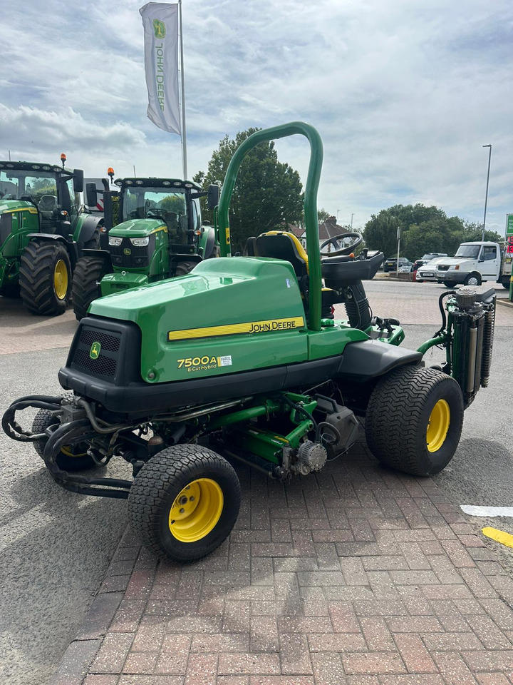 John Deere 7500AE Fairway Mower - Garden mower: picture 2 John Deere 7500AE Fairway Mower - Garden mower: picture 2