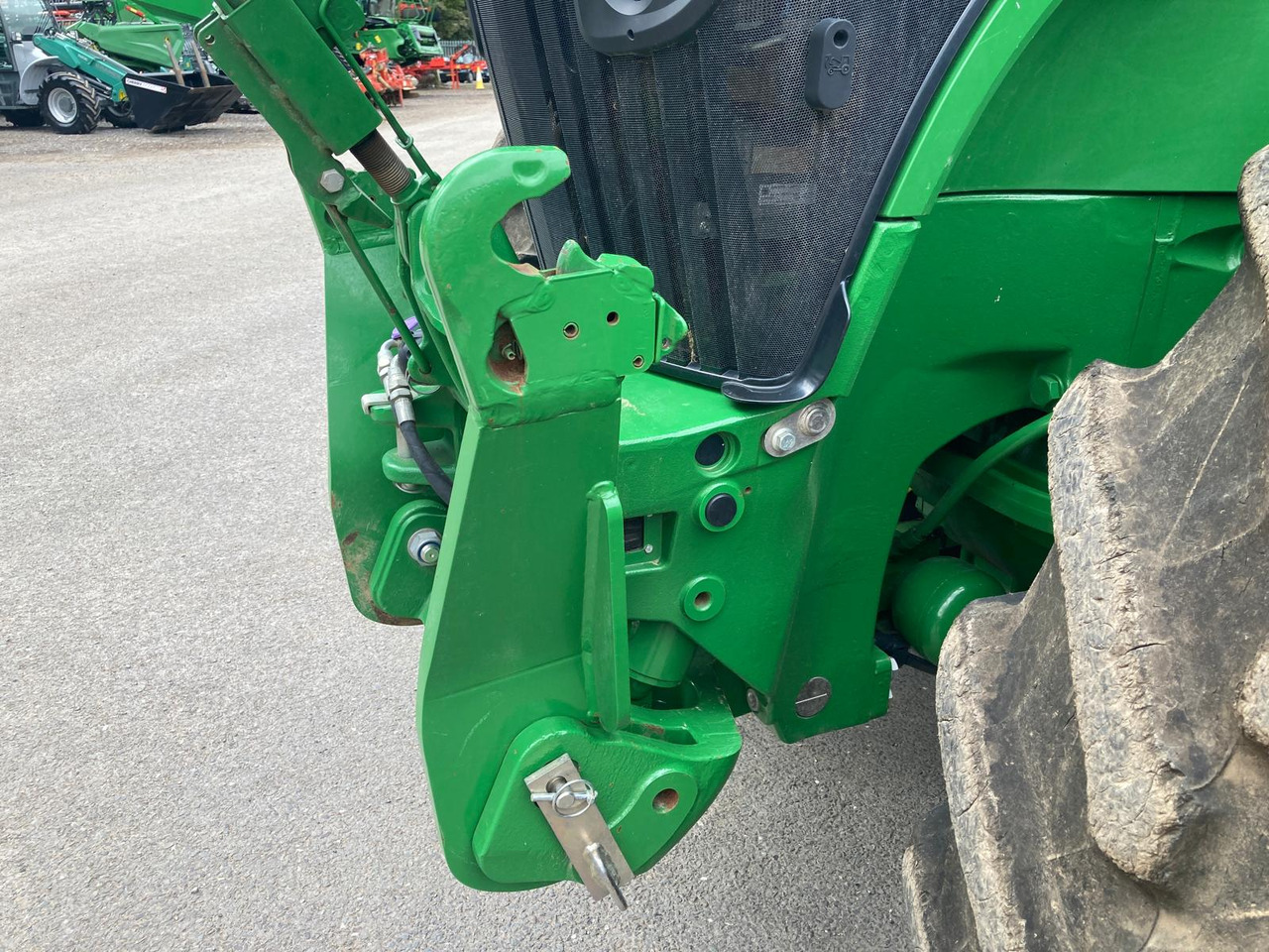 Farm tractor John Deere 7R 270: picture 10