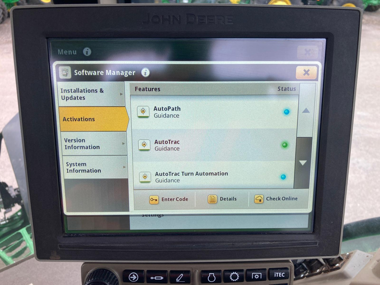Farm tractor John Deere 7R 270: picture 18