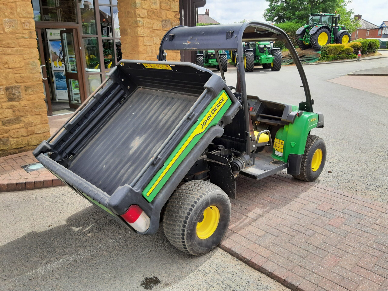 John Deere HPX815E Gator - Side-by-side/ ATV: picture 2 John Deere HPX815E Gator - Side-by-side/ ATV: picture 2