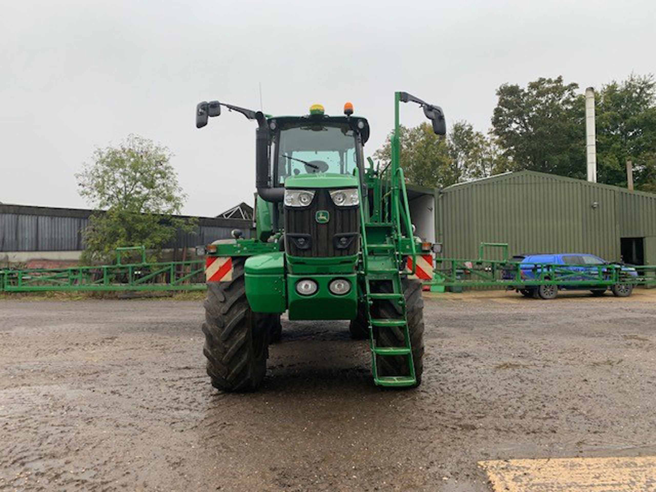 Sprayer John Deere R4040i: picture 14