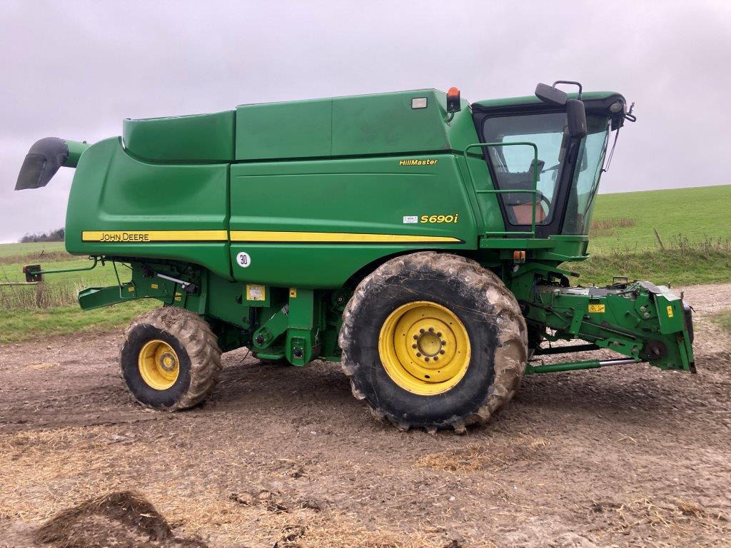 John Deere S690i HM - Combine harvester: picture 2 John Deere S690i HM - Combine harvester: picture 2