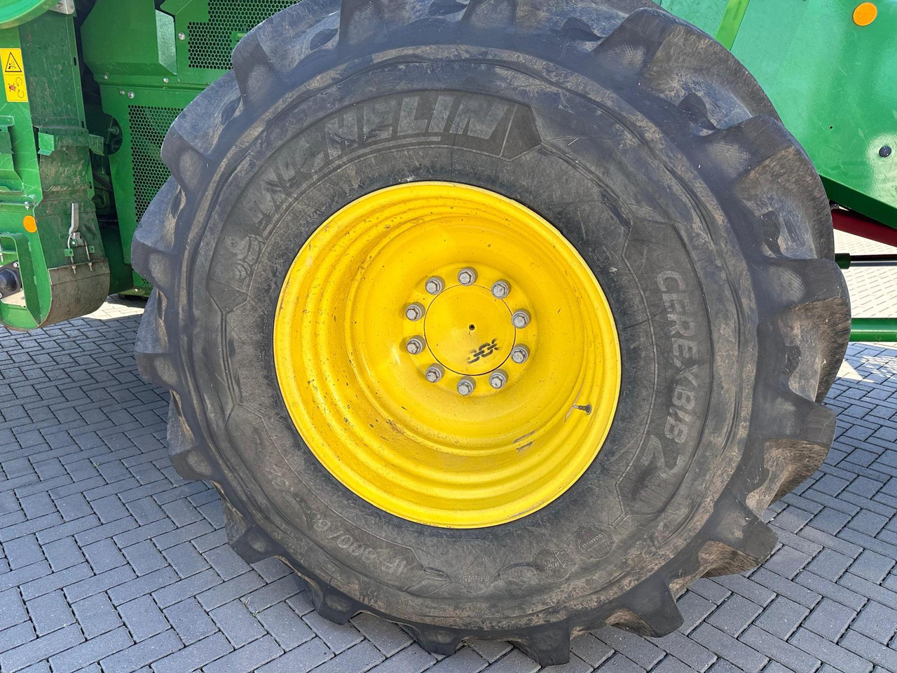 John Deere T670i HM - Combine harvester: picture 3 John Deere T670i HM - Combine harvester: picture 3