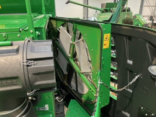 Combine harvester John Deere T670i: picture 9