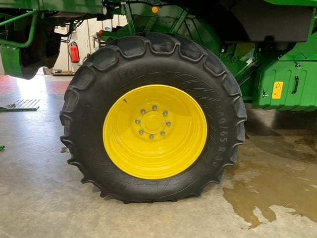 Combine harvester John Deere T670i: picture 6