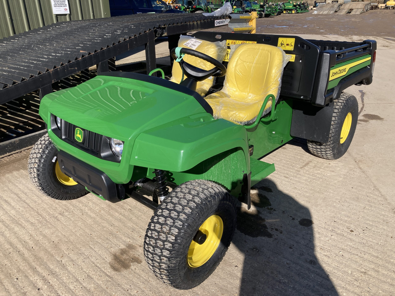 John Deere TE electric Gator - Side-by-side/ ATV: picture 1 John Deere TE electric Gator - Side-by-side/ ATV: picture 1