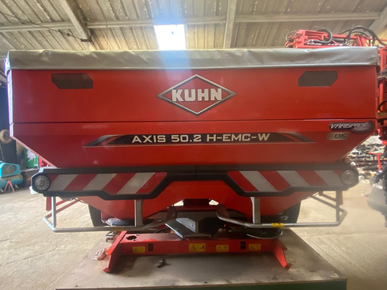 Kuhn Axis 50.2 H-EMC-W - Fertilizer spreader: picture 1 Kuhn Axis 50.2 H-EMC-W - Fertilizer spreader: picture 1