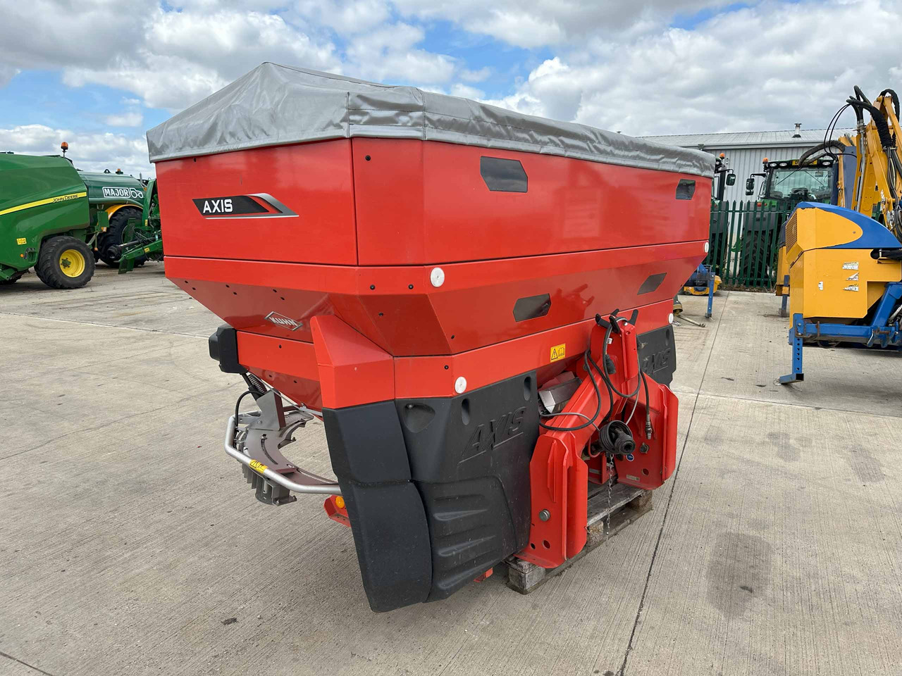 Kuhn Axis 50.2 M-EMC-W - Fertilizer spreader: picture 3 Kuhn Axis 50.2 M-EMC-W - Fertilizer spreader: picture 3