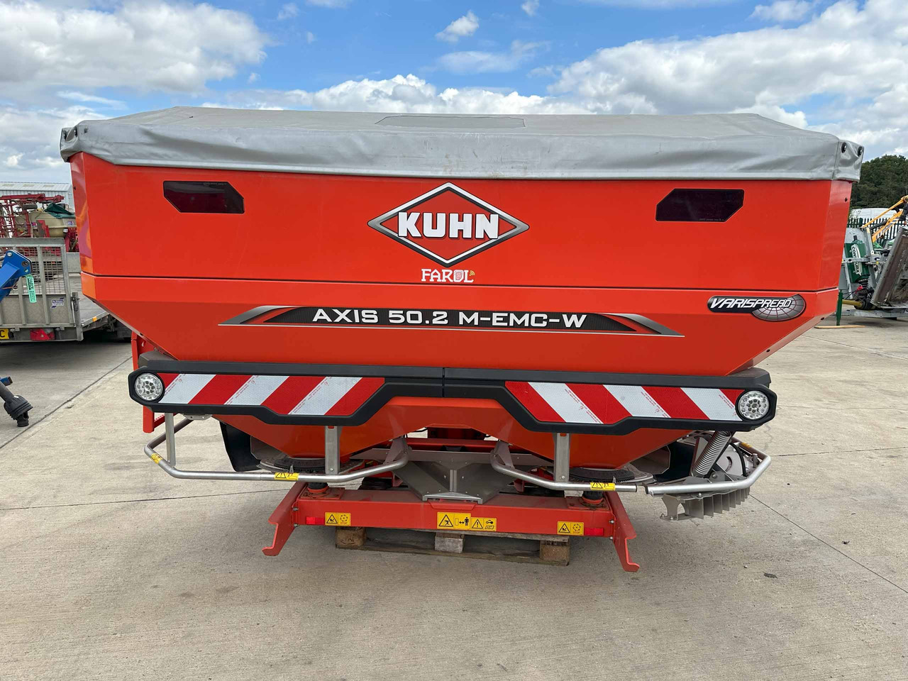 Kuhn Axis 50.2 M-EMC-W - Fertilizer spreader: picture 1 Kuhn Axis 50.2 M-EMC-W - Fertilizer spreader: picture 1