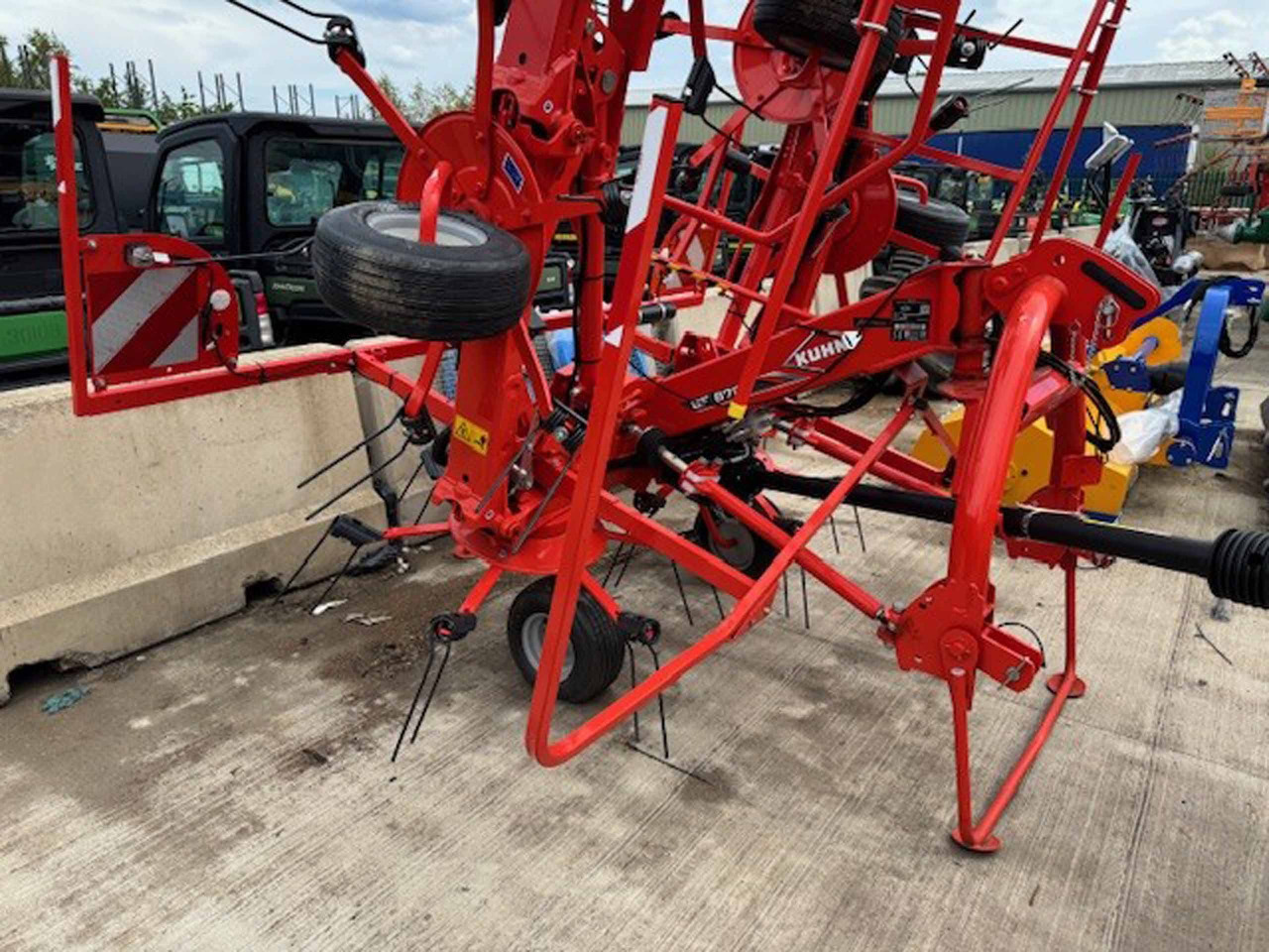 Kuhn GF8700 - Hay and forage equipment: picture 5 Kuhn GF8700 - Hay and forage equipment: picture 5