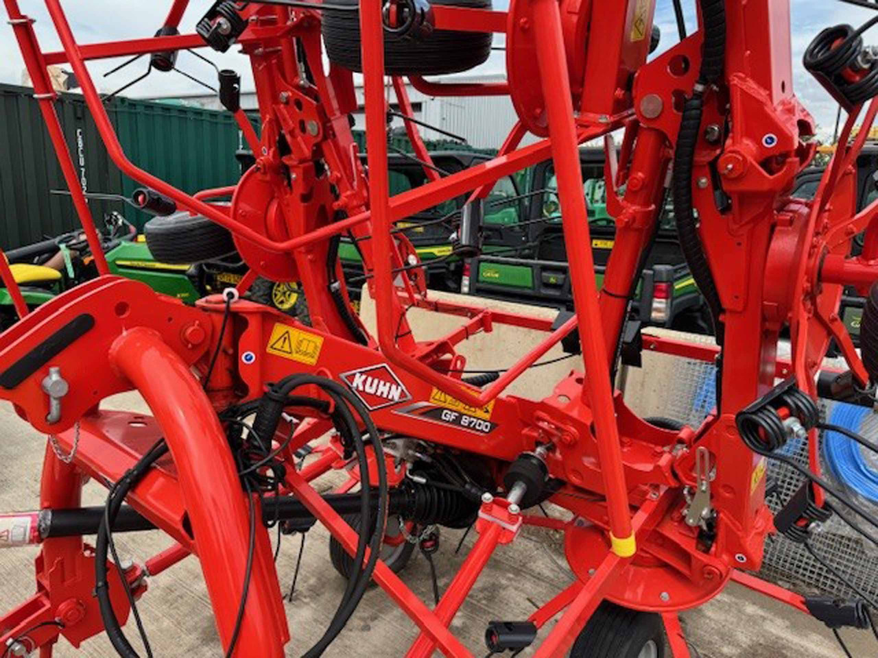 Kuhn GF8700 - Hay and forage equipment: picture 4 Kuhn GF8700 - Hay and forage equipment: picture 4