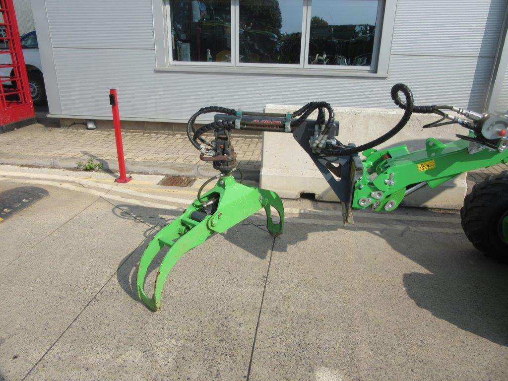 TIMBER GRAB - Compact loader: picture 2 TIMBER GRAB - Compact loader: picture 2
