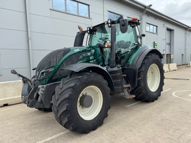 VALTRA T214 - Farm tractor: picture 1 VALTRA T214 - Farm tractor: picture 1
