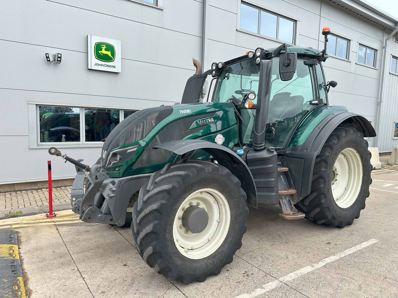 Valtra T174EV - Farm tractor: picture 1 Valtra T174EV - Farm tractor: picture 1