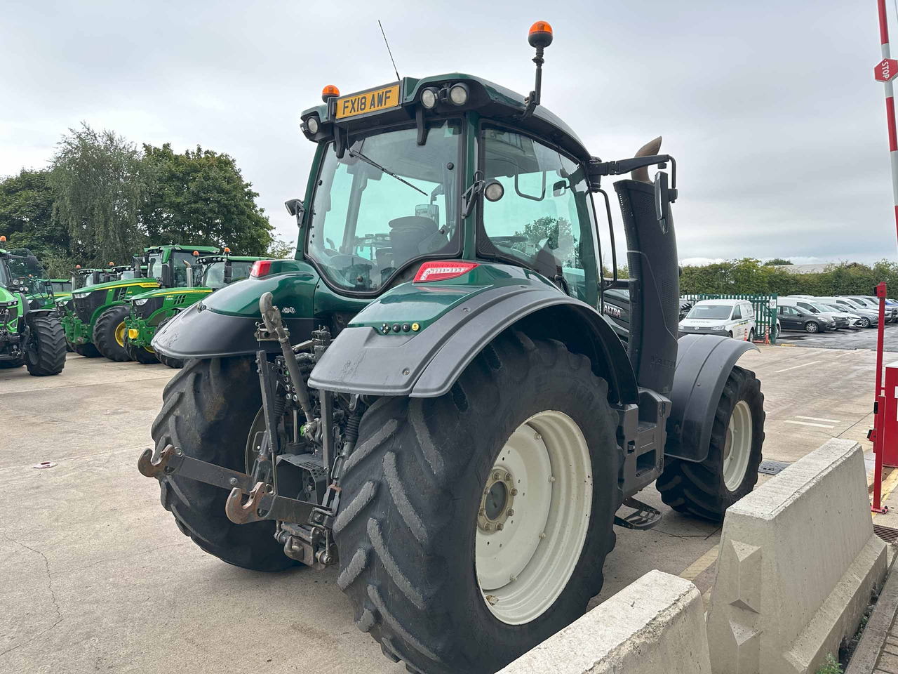 Valtra T174EV - Farm tractor: picture 5 Valtra T174EV - Farm tractor: picture 5