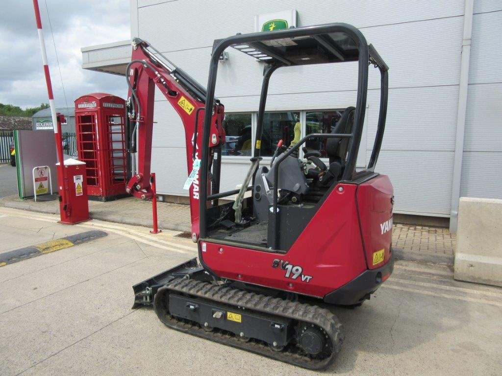 YANMAR SV19VT - Excavator: picture 3 YANMAR SV19VT - Excavator: picture 3