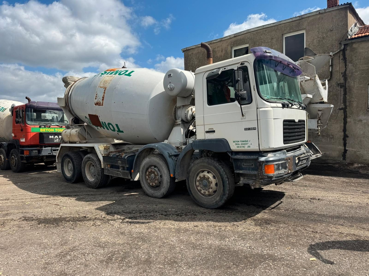 MAN 32.364 8x4 10m³ - Concrete mixer truck: picture 3 MAN 32.364 8x4 10m³ - Concrete mixer truck: picture 3