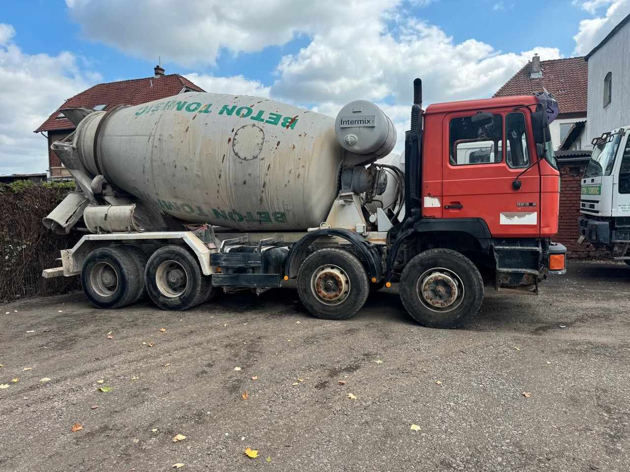 MAN 32.372 8x4 10m³ - Concrete mixer truck: picture 3 MAN 32.372 8x4 10m³ - Concrete mixer truck: picture 3