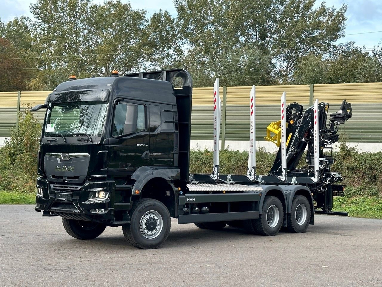 MAN TGS 33.520 6X6 Euro6e LogLift 165 Z - Log truck, Crane truck: picture 3 MAN TGS 33.520 6X6 Euro6e LogLift 165 Z - Log truck, Crane truck: picture 3