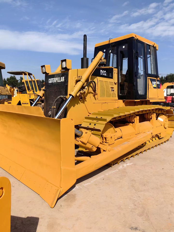 CATERPILLAR D6G2 - Bulldozer: picture 3 CATERPILLAR D6G2 - Bulldozer: picture 3