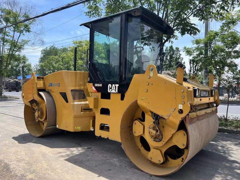 Caterpillar CB564D Double Drum Road Roller 7 Ton Weight With Core Components Engine and Bearing Essential Road Machinery - Road roller: picture 4 Caterpillar CB564D Double Drum Road Roller 7 Ton Weight With Core Components Engine and Bearing Essential Road Machinery - Road roller: picture 4