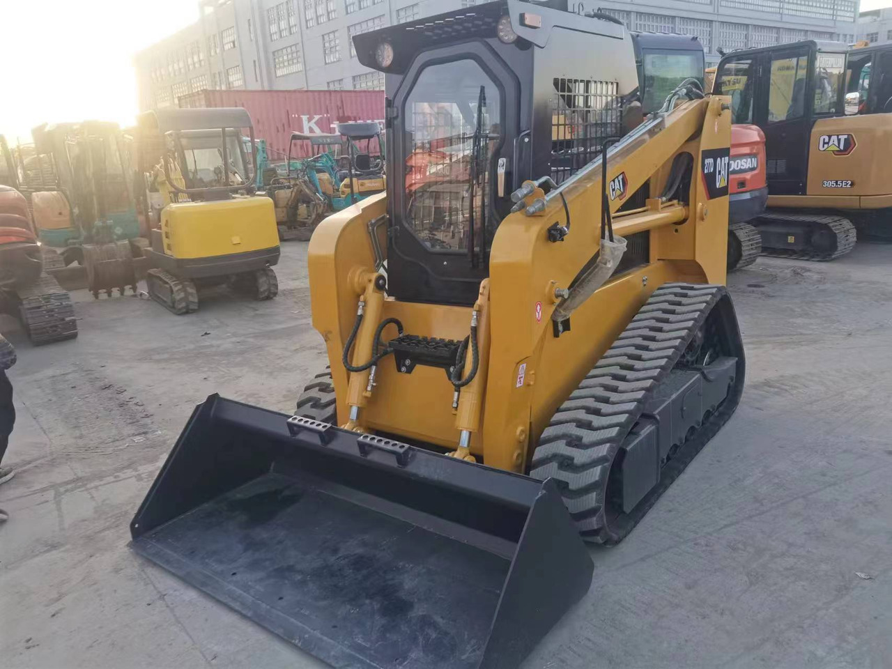 - Compact track loader: picture 2 - Compact track loader: picture 2