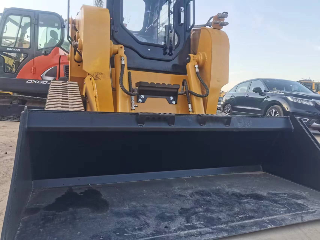 - Compact track loader: picture 3 - Compact track loader: picture 3